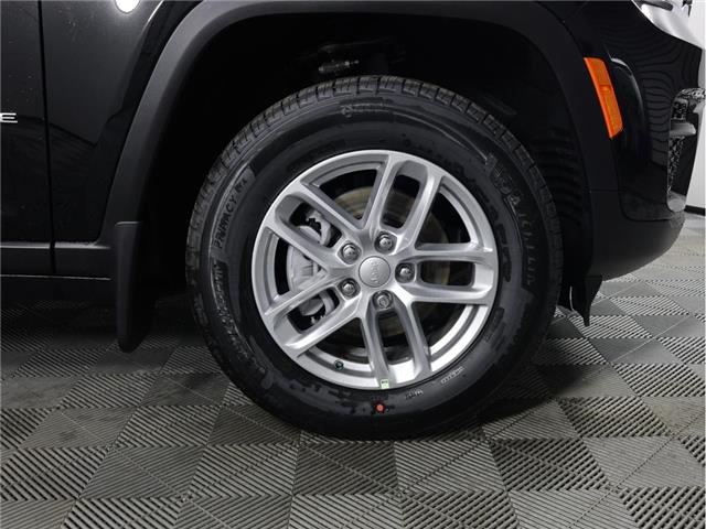 2026 Jeep Grand Cherokee Base (Stk: 26J090) in Calgary - Image 4 of 19