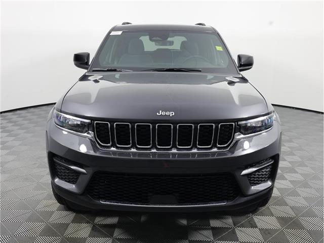 2026 Jeep Grand Cherokee Base (Stk: 26J102) in Calgary - Image 2 of 18