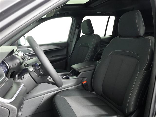 2026 Jeep Grand Cherokee Base (Stk: 26J102) in Calgary - Image 13 of 18