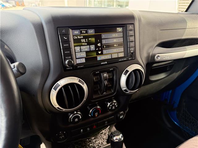 2015 Jeep Wrangler Unlimited Sahara (Stk: U11054A) in London - Image 16 of 19