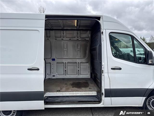 2021 Mercedes-Benz Sprinter 2500 Standard Roof I4 Diesel (Stk: L3194) in London - Image 13 of 25
