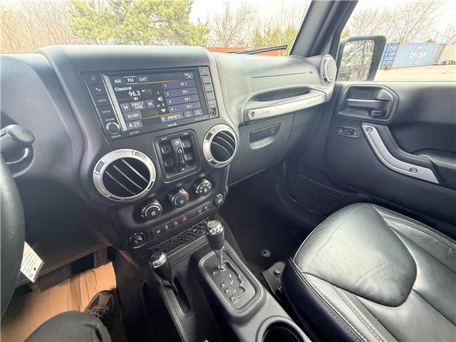 2018 Jeep Wrangler JK Unlimited Sahara (Stk: 16158A) in Newmarket - Image 25 of 48