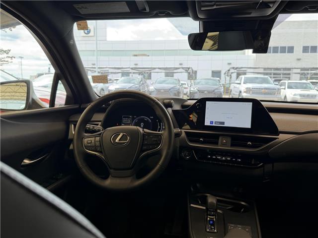2025 Lexus UX 300h Base (Stk: 250843L) in Calgary - Image 10 of 18
