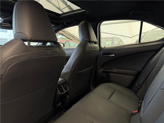 2025 Lexus UX 300h Base (Stk: 250843L) in Calgary - Image 16 of 18