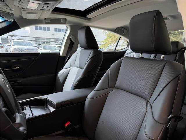 2025 Lexus ES 350 Base (Stk: 250201L) in Calgary - Image 6 of 18