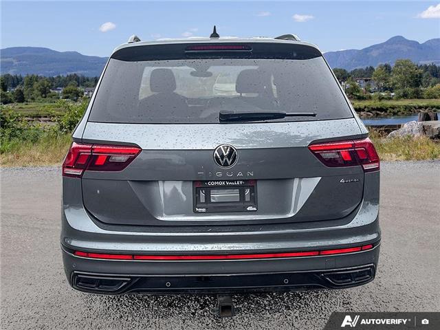 2022 Volkswagen Tiguan Comfortline R-Line Black Edition (Stk: TT113272A) in Courtenay - Image 5 of 16