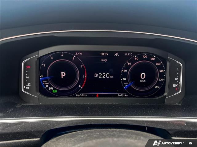 2022 Volkswagen Tiguan Comfortline R-Line Black Edition (Stk: TT113272A) in Courtenay - Image 13 of 16