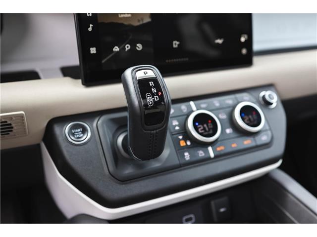 2023 Land Rover Defender X-Dynamic SE (Stk: TL18157) in London - Image 25 of 39