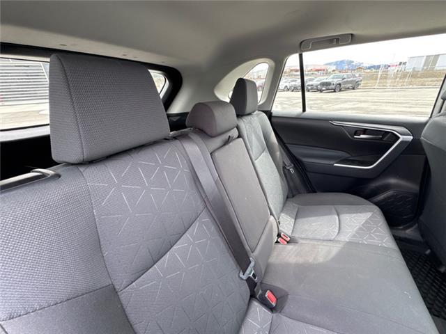 2024 Toyota RAV4 Hybrid XLE (Stk: 3040092A) in Cranbrook - Image 12 of 19