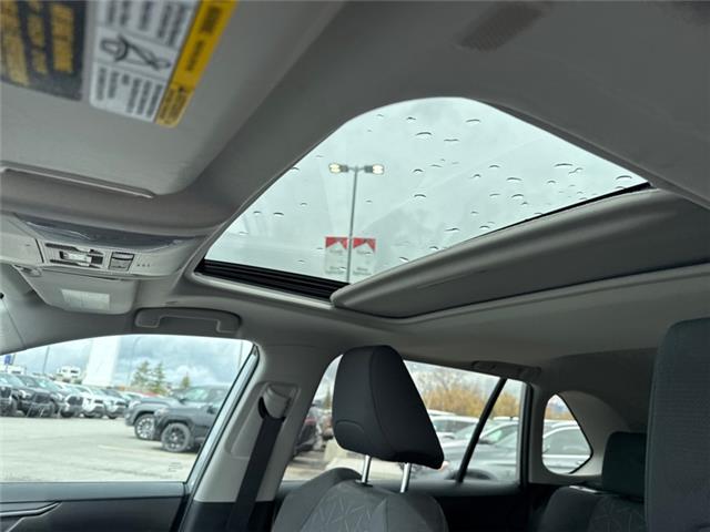 2024 Toyota RAV4 Hybrid XLE (Stk: 3040092A) in Cranbrook - Image 16 of 19