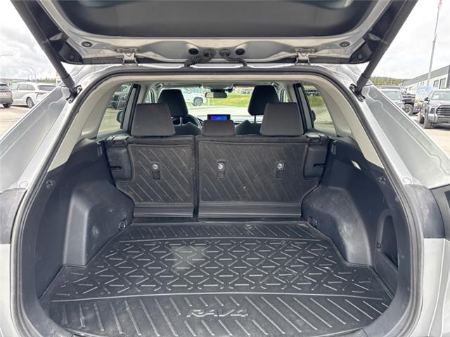 2024 Toyota RAV4 Hybrid XLE (Stk: 3040092A) in Cranbrook - Image 17 of 19