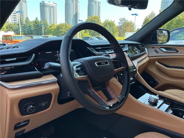 2025 Jeep Grand Cherokee Summit (Stk: 25-0146) in Toronto - Image 6 of 16