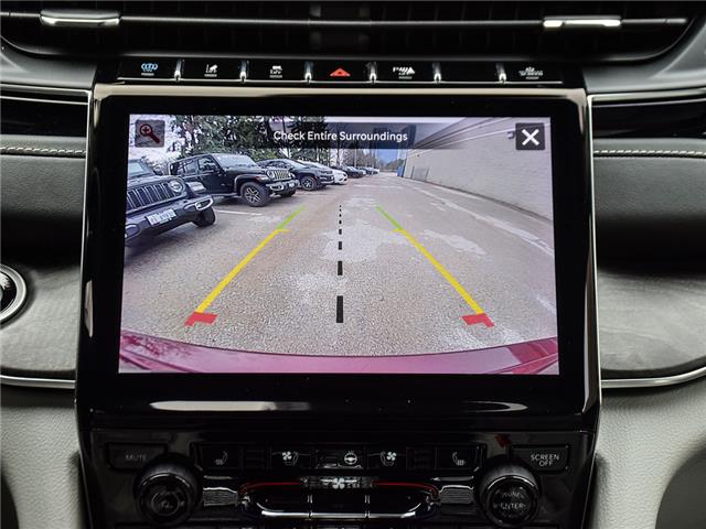 2023 Jeep Grand Cherokee 4xe Overland (Stk: 25-0158DTC) in Toronto - Image 27 of 30