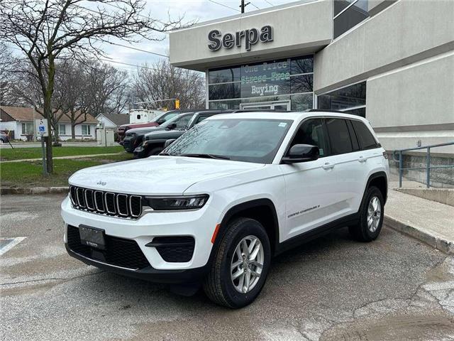 2025 Jeep Grand Cherokee Laredo (Stk: 25-0165) in Toronto - Image 1 of 17