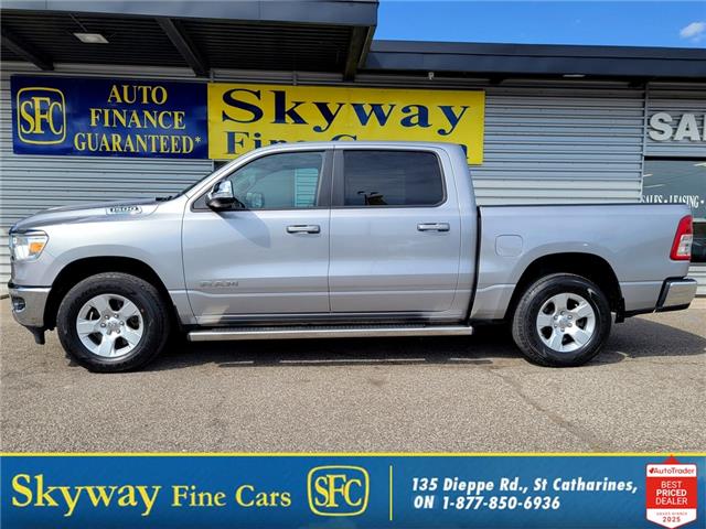 2022 RAM 1500 BIG HORN 4X4 | NAVI | REMOTE START | HEATED SEATS (Stk: H22754A) in St. Catharines - Image 1 of 28