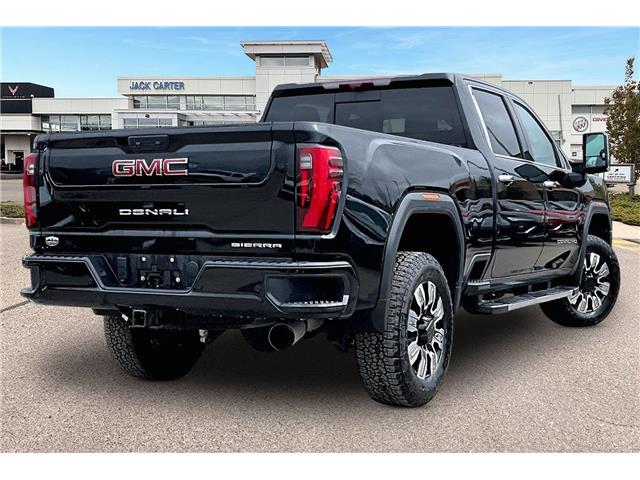 2024 GMC Sierra 3500HD Denali (Stk: 40027U) in Calgary - Image 2 of 35