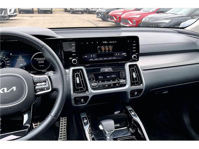 2022 Kia Sorento 2.5T SX w/Black Leather (Stk: 06771U) in Calgary - Image 6 of 35