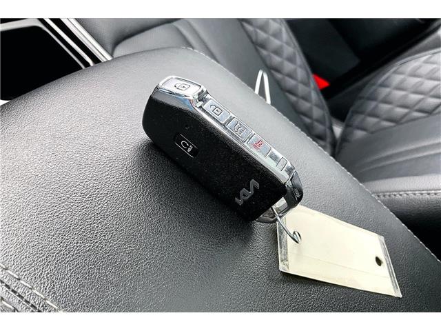 2022 Kia Sorento 2.5T SX w/Black Leather (Stk: 06771U) in Calgary - Image 10 of 35