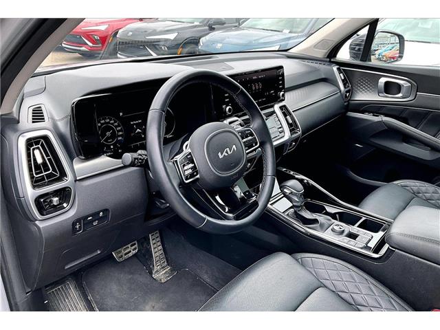 2022 Kia Sorento 2.5T SX w/Black Leather (Stk: 06771U) in Calgary - Image 13 of 35