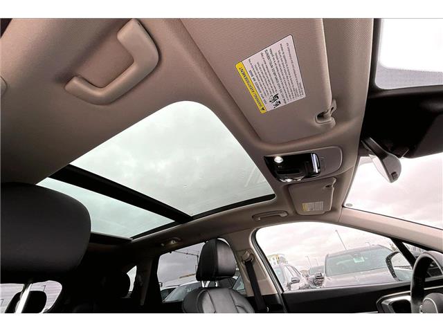 2022 Kia Sorento 2.5T SX w/Black Leather (Stk: 06771U) in Calgary - Image 17 of 35