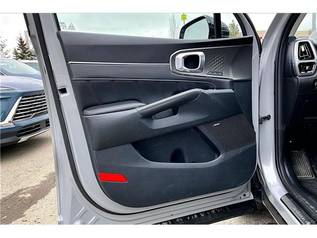 2022 Kia Sorento 2.5T SX w/Black Leather (Stk: 06771U) in Calgary - Image 18 of 35