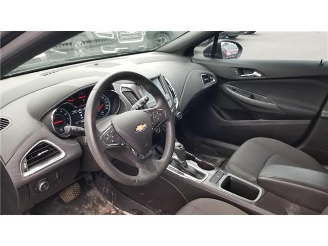 2017 Chevrolet Cruze Hatch LT Auto (Stk: 2-13398A) in Oshawa - Image 13 of 21