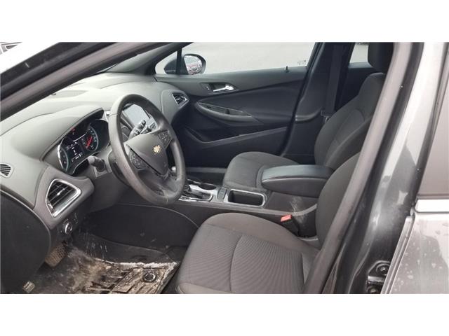 2017 Chevrolet Cruze Hatch LT Auto (Stk: 2-13398A) in Oshawa - Image 19 of 21