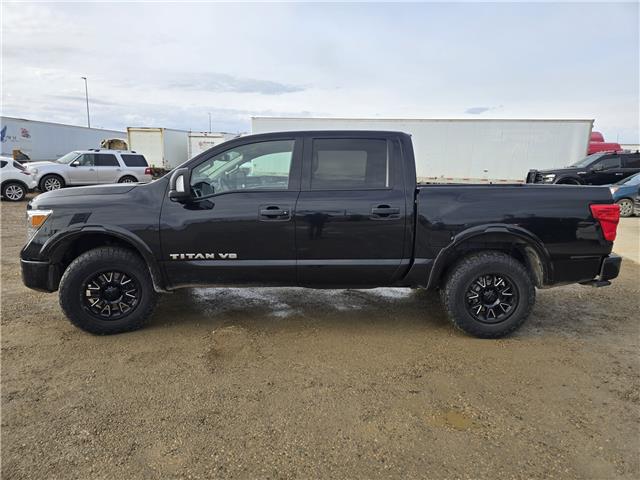 2018 Nissan Titan SV Midnight Edition in Saskatoon - Image 6 of 16