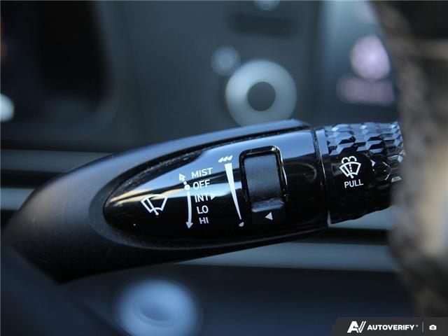 2023 Hyundai Elantra Preferred w/Tech Package (Stk: 109628) in London - Image 14 of 24