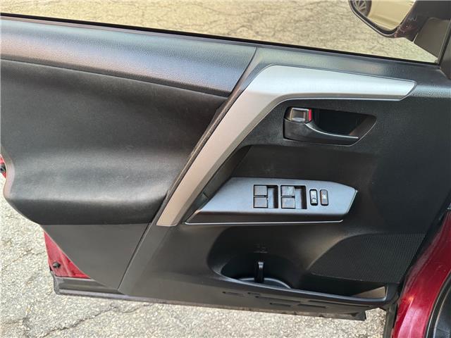 2018 Toyota RAV4 LE (Stk: 2603118) in Waterloo - Image 10 of 20