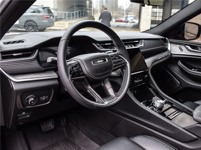 2025 Jeep Grand Cherokee Overland (Stk: 25-0025) in Toronto - Image 11 of 30