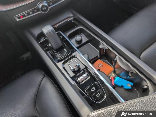 2021 Volvo XC60 Recharge Plug-In Hybrid T8 Inscription Expression (Stk: SU7714) in Calgary - Image 17 of 24