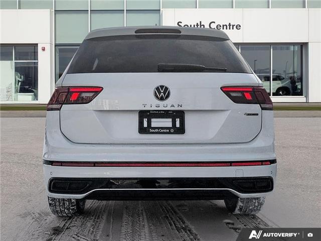 2024 Volkswagen Tiguan Comfortline R-Line Black Edition (Stk: SU7715) in Calgary - Image 5 of 24