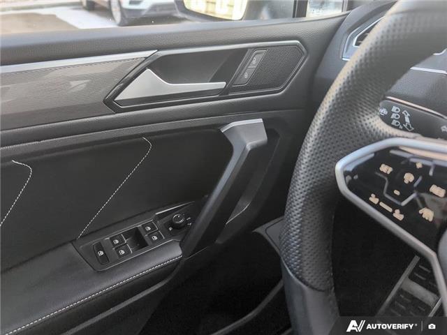 2024 Volkswagen Tiguan Comfortline R-Line Black Edition (Stk: SU7715) in Calgary - Image 16 of 24