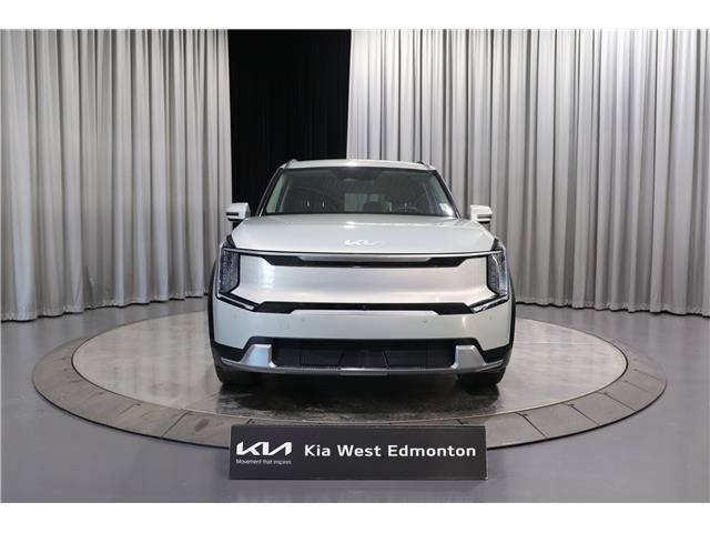 2025 Kia EV9 Land w/Premium Package (Stk: 26785A) in Edmonton - Image 2 of 27