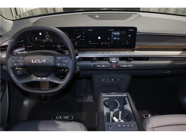 2025 Kia EV9 Land w/Premium Package (Stk: 26785A) in Edmonton - Image 13 of 27