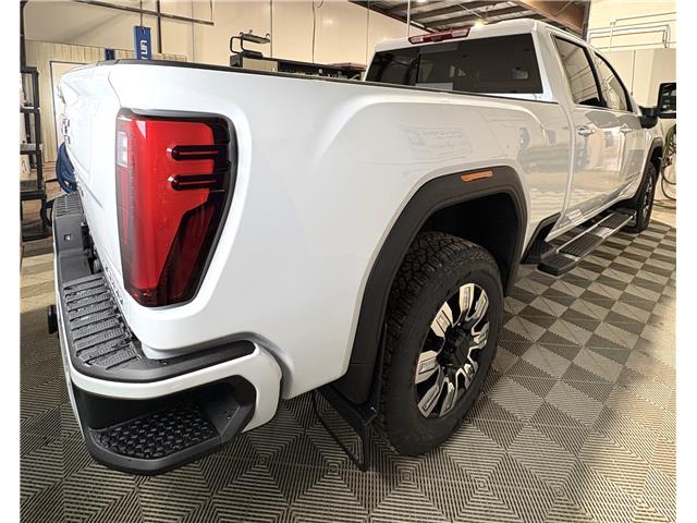 2026 GMC Sierra 2500HD Denali (Stk: 26243) in Melfort - Image 3 of 18