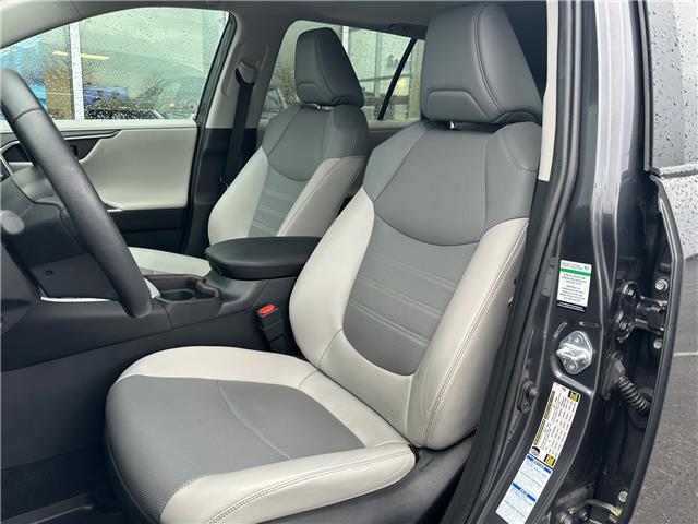 2020 Toyota RAV4 Hybrid Limited (Stk: TC104A) in Cobourg - Image 6 of 30 2020 Toyota RAV4 Hybrid Limited (Stk: TC104A) in Cobourg - Image 6 of 30