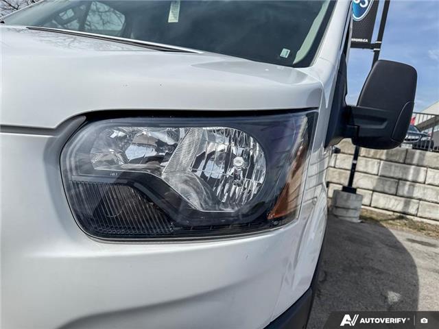 2024 Ford Transit-250 Cargo Base (Stk: RJ0H2774) in Hamilton - Image 5 of 20