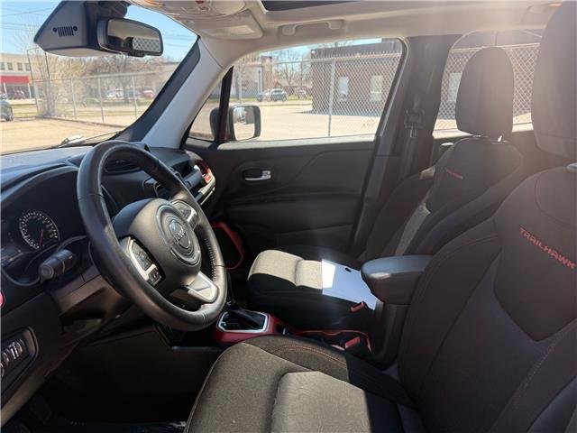 2021 Jeep Renegade Trailhawk in Sarnia - Image 10 of 19
