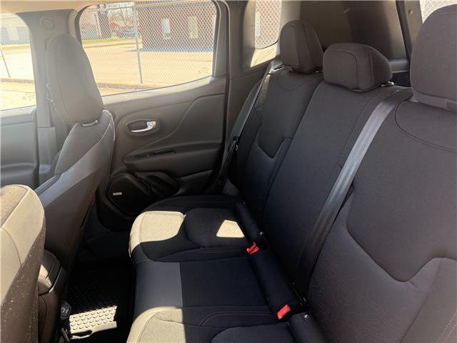 2021 Jeep Renegade Trailhawk in Sarnia - Image 19 of 19