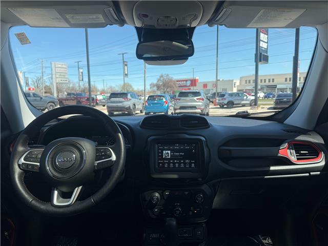 2021 Jeep Renegade Trailhawk in Sarnia - Image 13 of 19