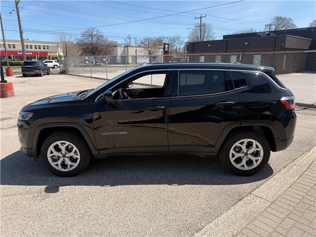 2025 Jeep Compass Sport in Sarnia - Image 7 of 16
