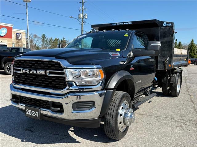 2024 RAM 5500 Chassis Tradesman/SLT (Stk: W9469) in Uxbridge - Image 3 of 9