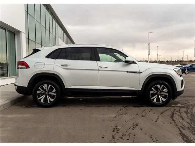 2026 Volkswagen Atlas Cross Sport 2.0 TSI Comfortline (Stk: TT-322) in Calgary - Image 4 of 27