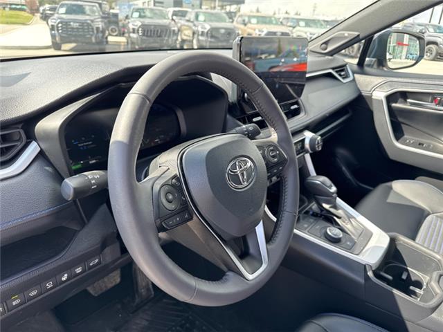 2025 Toyota RAV4 Hybrid XSE (Stk: W283569W) in Cranbrook - Image 16 of 21