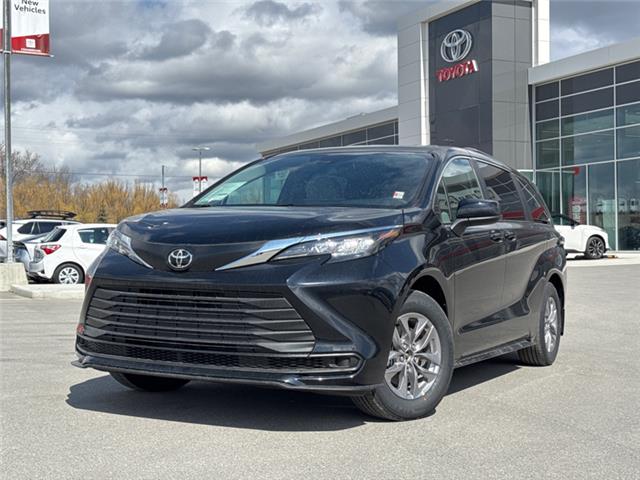 2026 Toyota Sienna XSE 7-Passenger (Stk: S248143) in Cranbrook - Image 1 of 18
