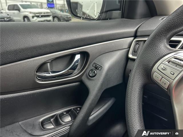 2015 Nissan Rogue SV (Stk: T515AZ) in Grimsby - Image 17 of 25