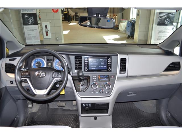 2020 Toyota Sienna LE 8-Passenger (Stk: 26773A) in Kingston - Image 3 of 10