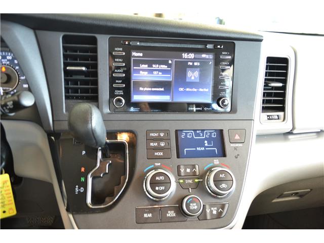 2020 Toyota Sienna LE 8-Passenger (Stk: 26773A) in Kingston - Image 6 of 10